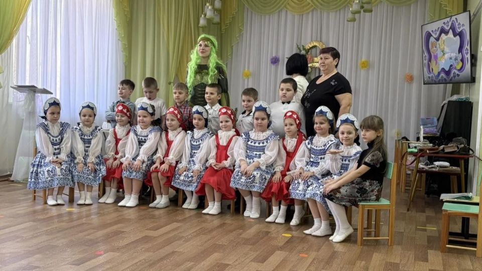 Так встречали весну и поздравляли любимых мамочек в Бендерском Центре развития ребёнка №14 Так встречали весну и поздравляли любимых мамочек в Бендерском Центре развития ребёнка №14