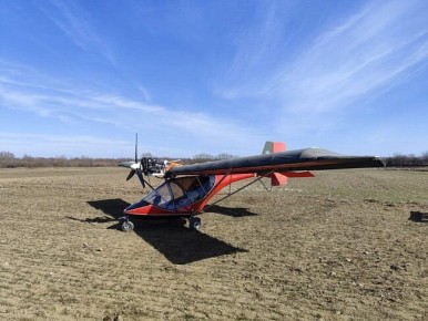 31-летний украинец сбежал в Румынию, преодолев границу на малом летательном аппарате и приземлившись на поле в коммуне Фрэтэуций Векь в уезде Сучава