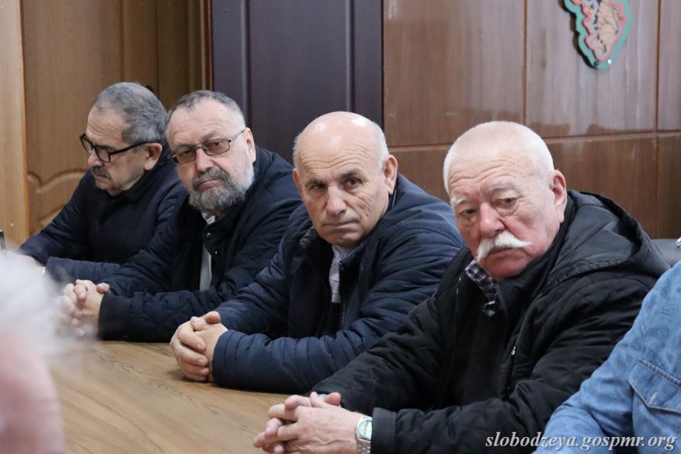 Глава госадминистрации Василий Тищенко провёл рабочее совещание с руководителями общественных организаций района Глава госадминистрации Василий Тищенко провёл рабочее совещание с руководителями общественных организаций района