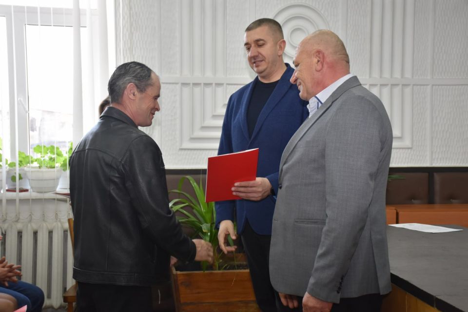 В преддверии Дня работников жилищно - коммунального хозяйства и бытового обслуживания населения в Каменском ПУЖКХ прошло торжественное собрание В преддверии Дня работников жилищно - коммунального хозяйства и бытового обслуживания населения в Каменском ПУЖКХ прошло торжественное собрание