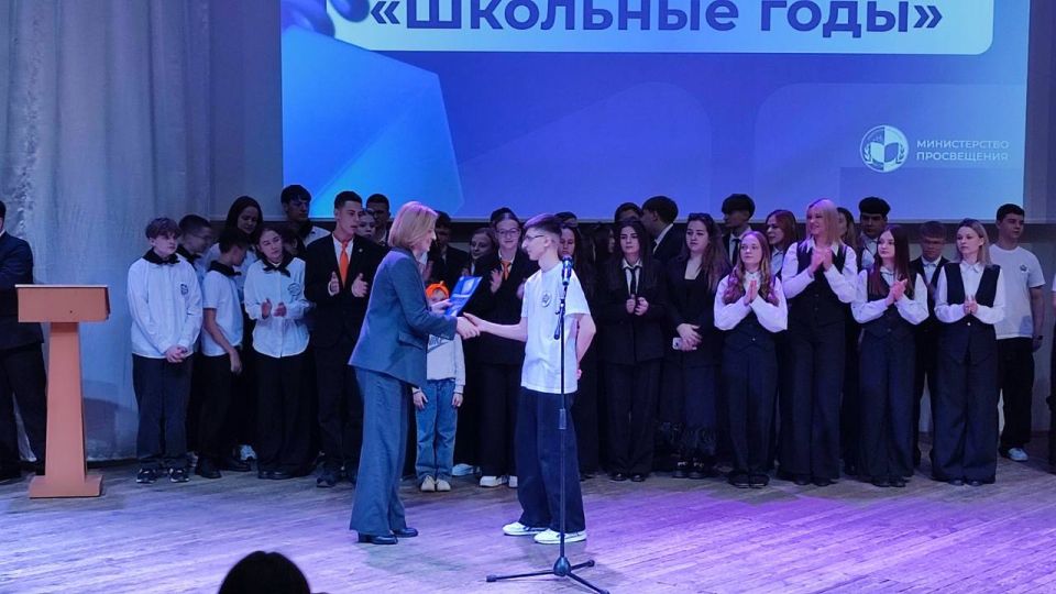 Бендерские школьники — участники и призёры республиканской игры КВН Бендерские школьники — участники и призёры республиканской игры КВН