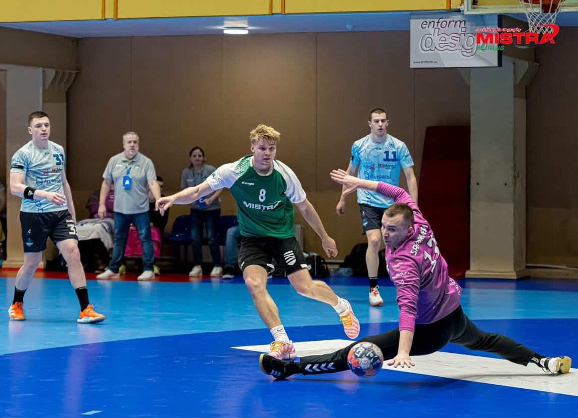 Иван Сахарнян успешно играет в Литовской гандбольной лиге Иван Сахарнян успешно играет в Литовской гандбольной лиге