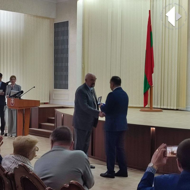 В Дворце Республики проходит торжественная церемония награждения сотрудников органов власти В Дворце Республики проходит торжественная церемония награждения сотрудников органов власти