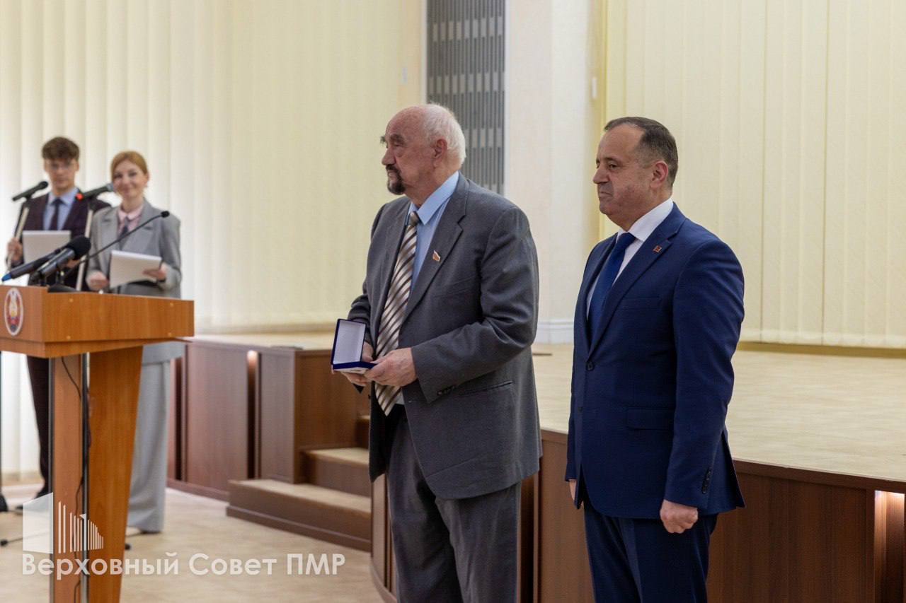30 человек руководителей Приднестровья, внесших вклад в развитие государственности ПМР, награждены медалью имени П.А. Столыпина – председателя Совета министров Российской империи начала XX века 30 человек руководителей Приднестровья, внесших вклад в развитие государственности ПМР, награждены медалью имени П.А. Столыпина – председателя Совета министров Российской империи начала XX века