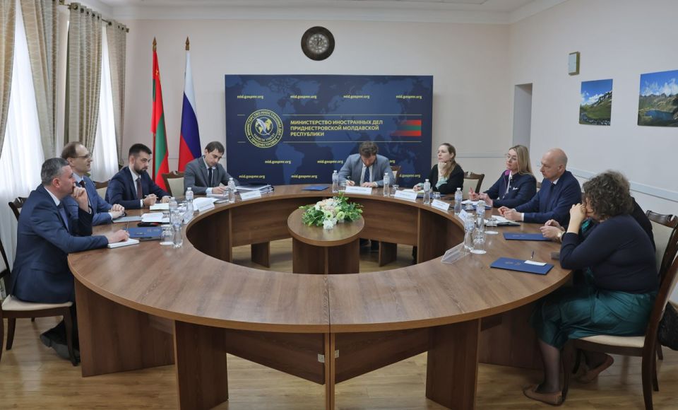 Кишинёв превратил переговоры в пустое транслирование лозунгов без практических результатов, сказал глава МИД Приднестровья Виталий Игнатьев на встрече со спецпредставителем ОБСЕ Томасом Ленком