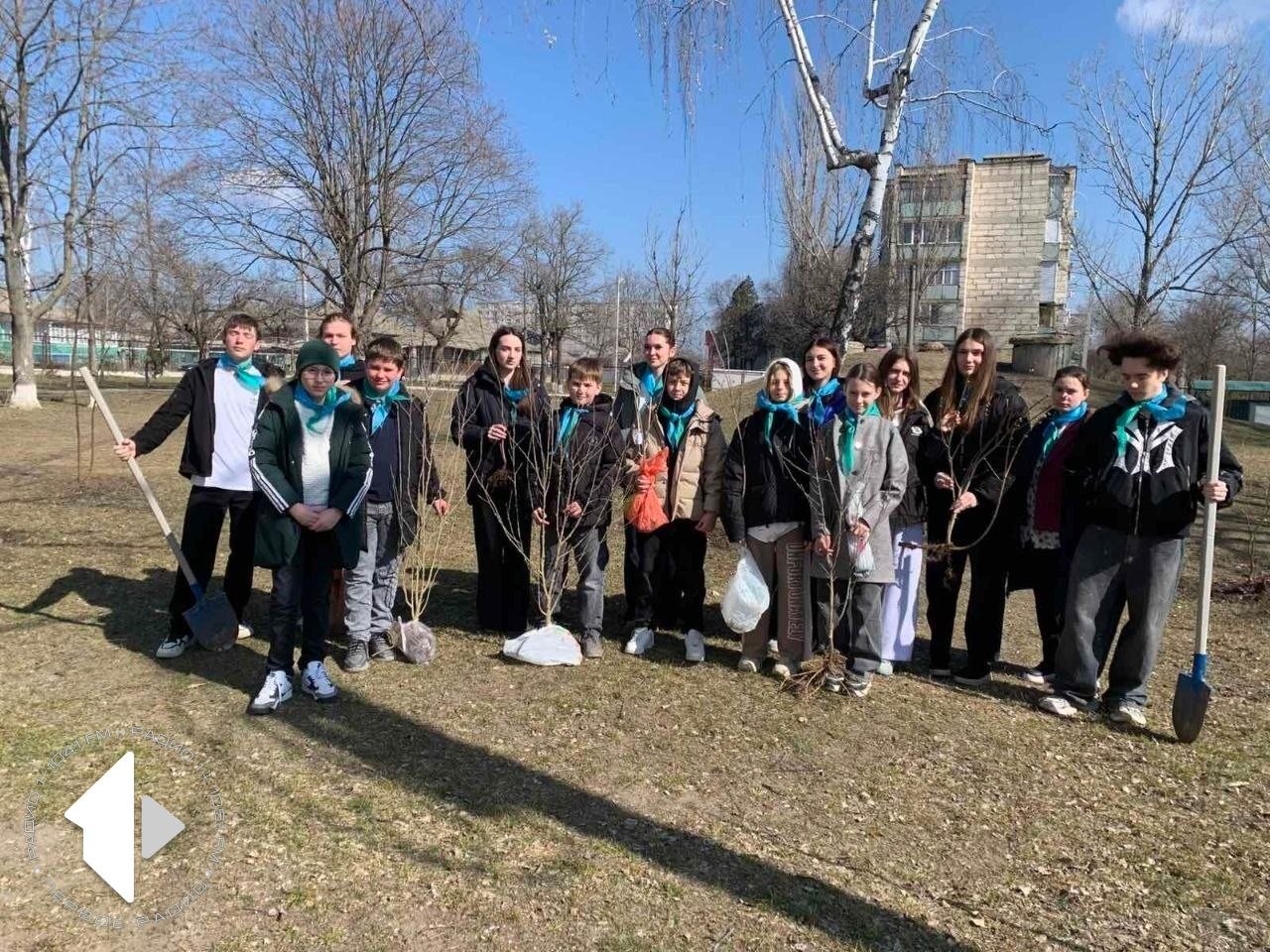 Учащиеся Рыбницкой школы №8 высадили свой «Сад Победы» Учащиеся Рыбницкой школы №8 высадили свой «Сад Победы»
