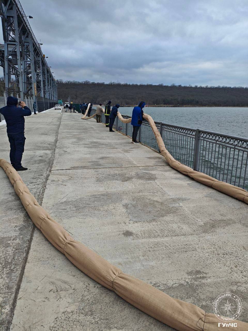 Заградительные боны на Днестре Заградительные боны на Днестре