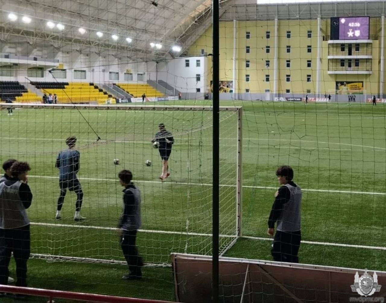 Яркие эмоции на крытой арене Яркие эмоции на крытой арене