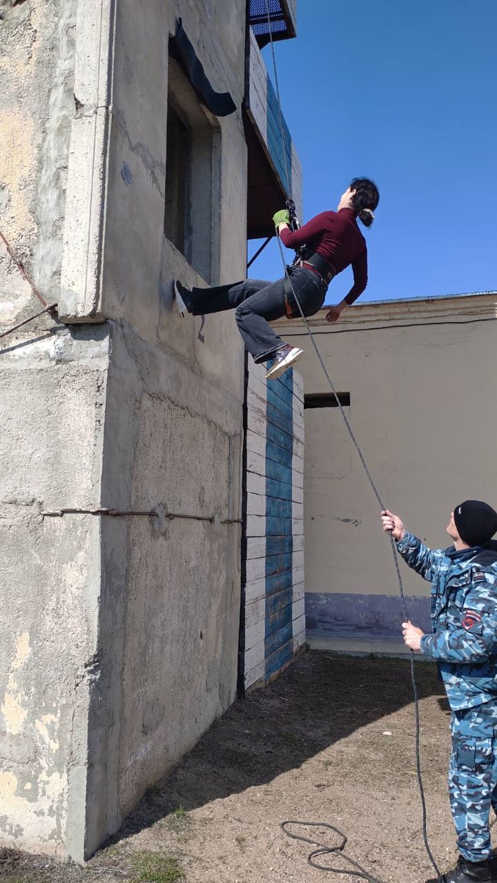 Более 70 школьников побывали на экскурсии в СОБР «Днестр» Более 70 школьников побывали на экскурсии в СОБР «Днестр»