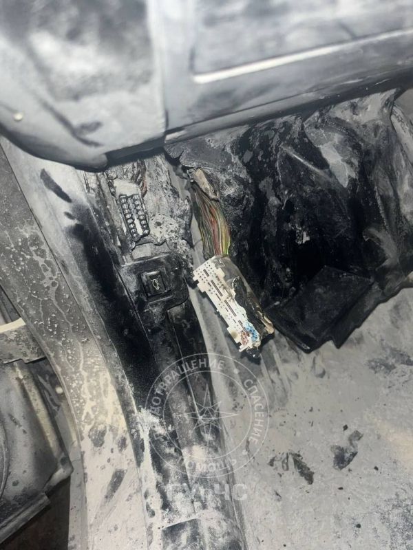 Огнетушитель спас автомобиль Огнетушитель спас автомобиль
