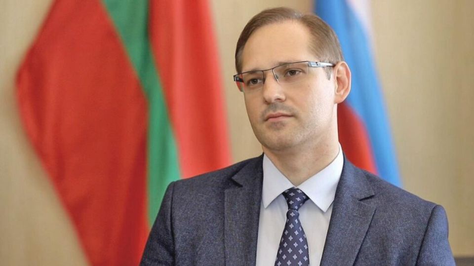 Сделать русский язык государственным в Молдове предложил министр иностранных дел Виталий Игнатьев, об этом он заявил в интервью РИА Новости: