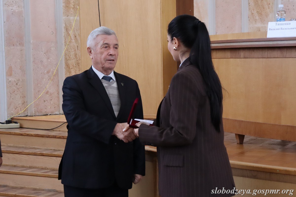 Василий Тищенко принял участие в 7-й очередной сессии 27-го созыва райгорсовета Василий Тищенко принял участие в 7-й очередной сессии 27-го созыва райгорсовета