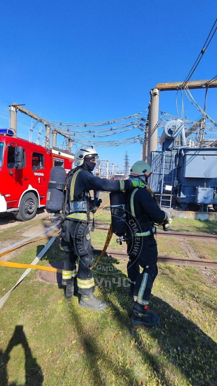 Пожар на электроподстанции – учения столичных огнеборцев Пожар на электроподстанции – учения столичных огнеборцев