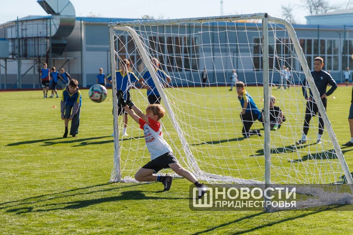 Финал республиканского футбольного турнира «Кожаный мяч» пройдет на спорткомплексе «Шериф» 24 апреля