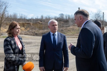 Вице-премьер Виталий Нягу проверил полигон твёрдых бытовых отходов в Рыбницком районе