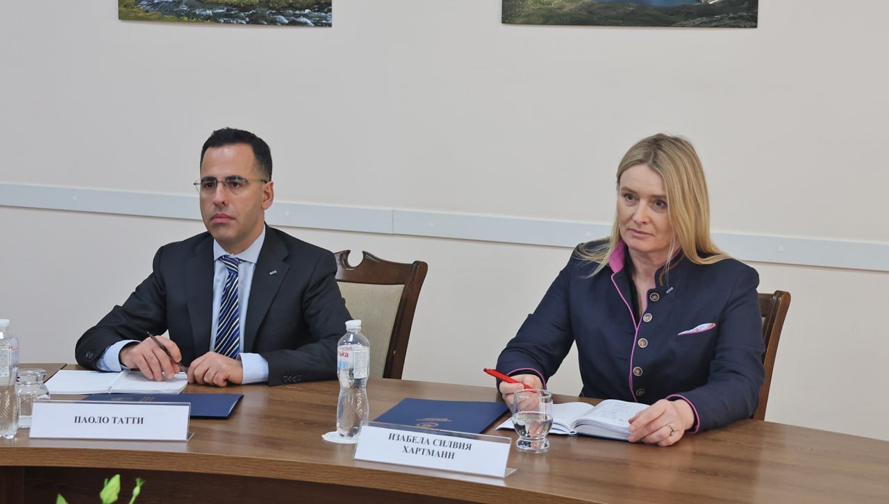 Глава МИД Приднестровья Виталий Игнатьев встретился с и.о. главы Миссии ОБСЕ в Молдове Изабелой Хартманн Глава МИД Приднестровья Виталий Игнатьев встретился с и.о. главы Миссии ОБСЕ в Молдове Изабелой Хартманн