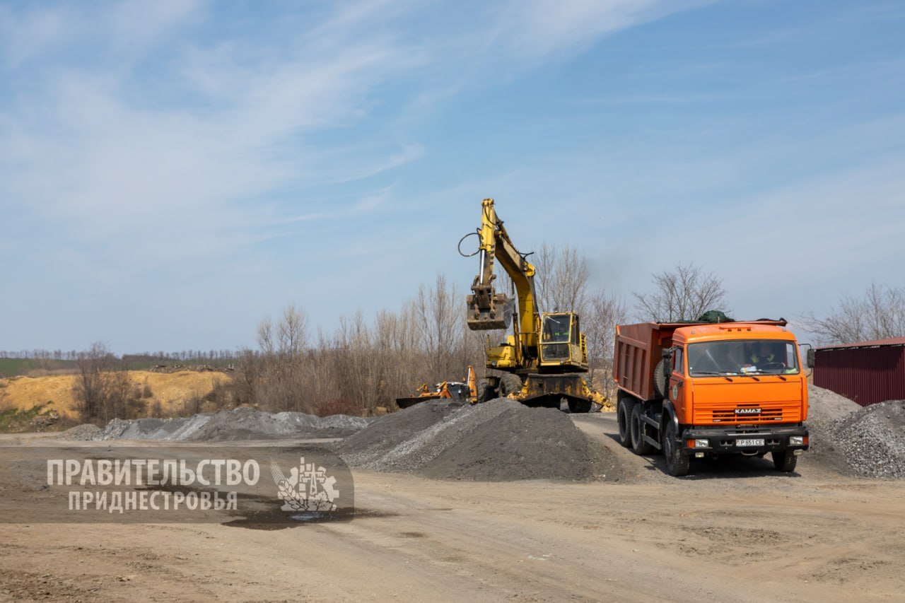 Вице-премьер Виталий Нягу проверил полигон твёрдых бытовых отходов в Рыбницком районе Вице-премьер Виталий Нягу проверил полигон твёрдых бытовых отходов в Рыбницком районе