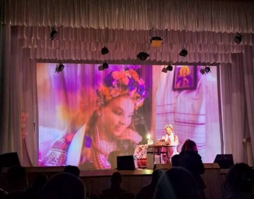 Фаер-шоу, барабаны и даже появление дракона на сцене — атмосфера накануне в ПГУ им. Т.Г. Шевченко. Кафедра журналистики, рекламы и связей с общественностью выбрала «Мисс Медиа–2026»