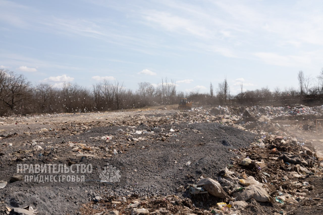 Вице-премьер Виталий Нягу проверил полигон твёрдых бытовых отходов в Рыбницком районе Вице-премьер Виталий Нягу проверил полигон твёрдых бытовых отходов в Рыбницком районе