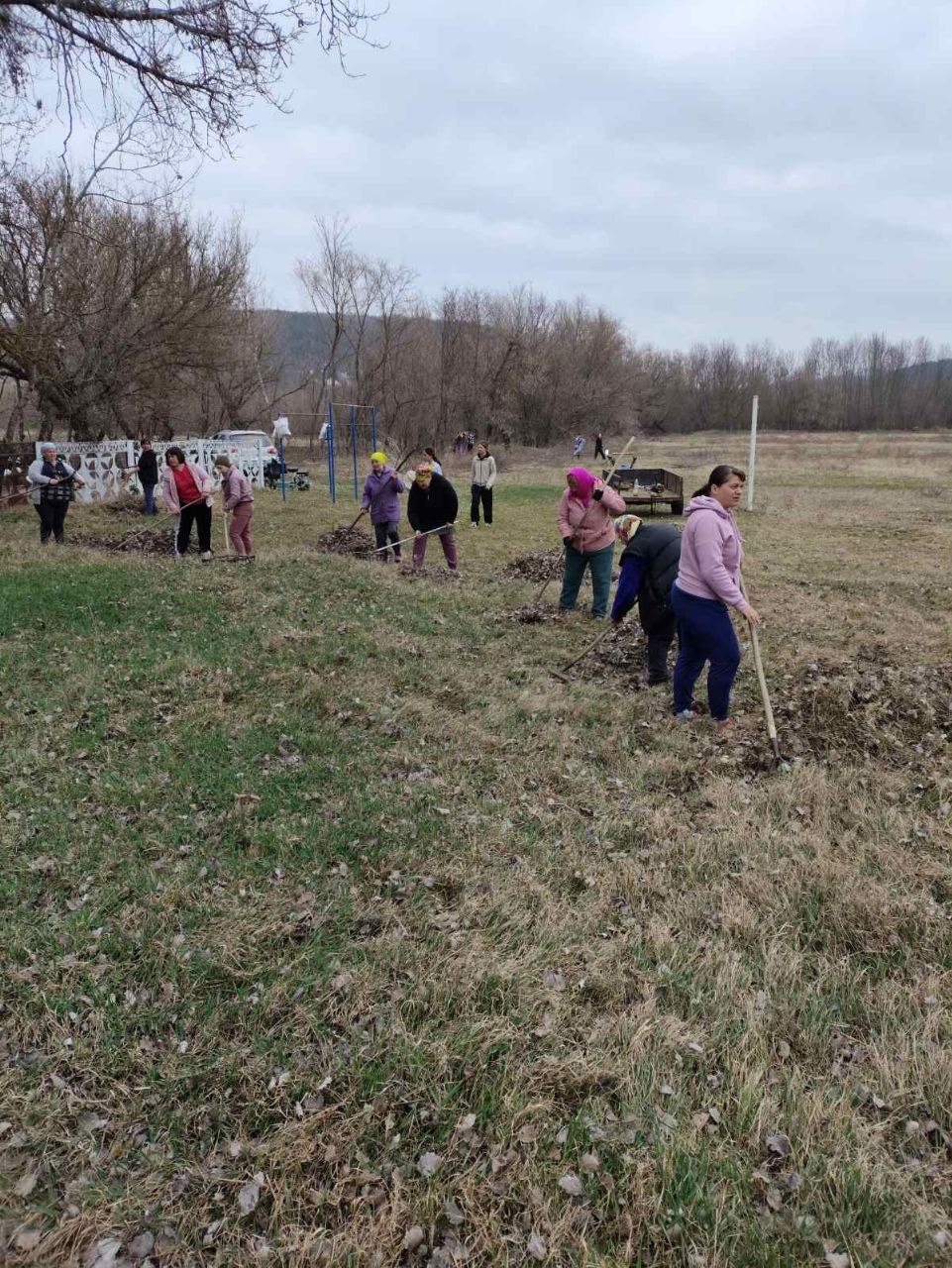 Субботники сегодня прошли и в сёлах района Субботники сегодня прошли и в сёлах района