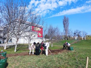 Педагоги ДДЮТ «Северный» и «Буревестник» работали на территории по ул. Кишинёвской, в районе магазина «Фаворит»