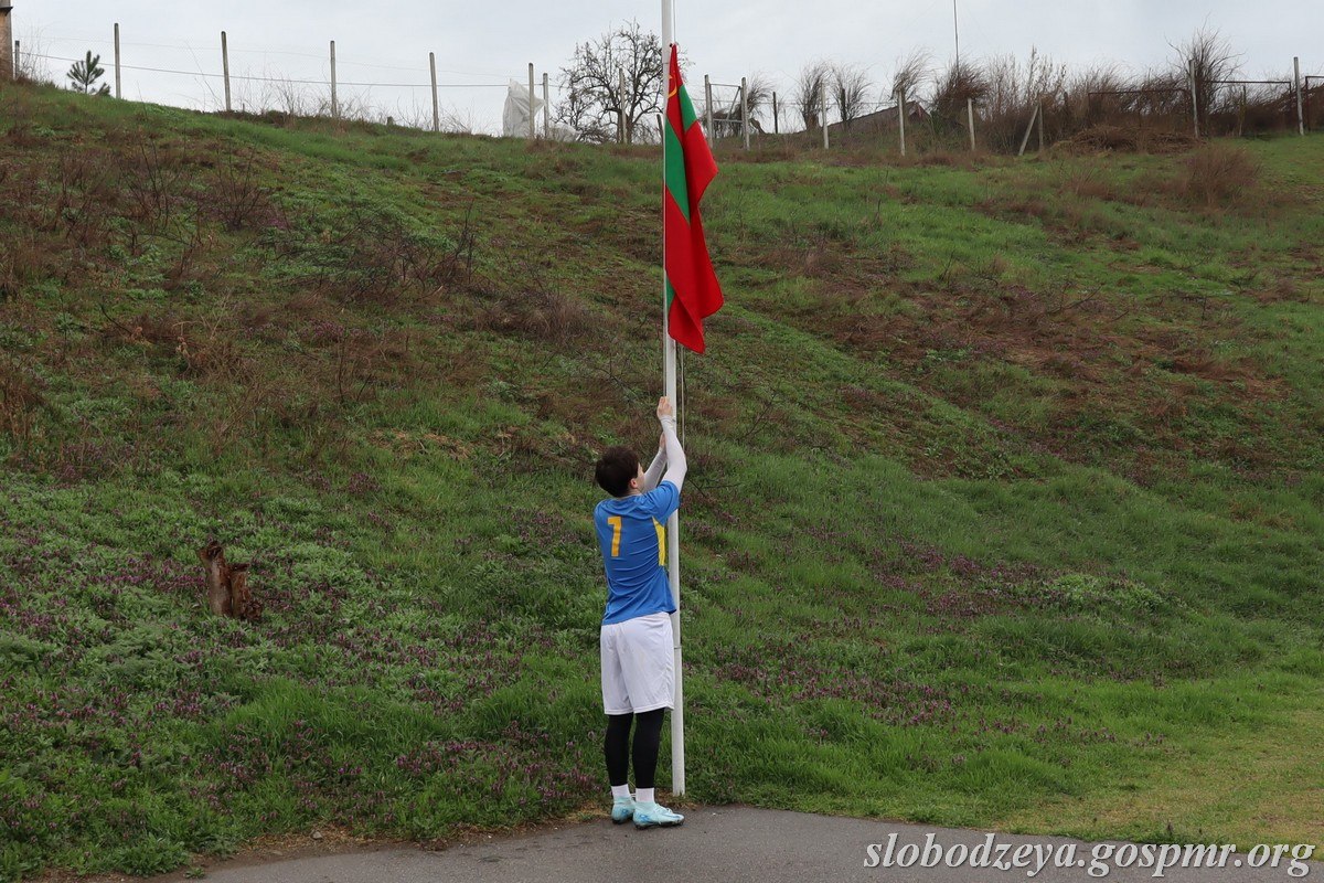 В Слободзейском районе стартовал чемпионат по футболу среди любительских команд В Слободзейском районе стартовал чемпионат по футболу среди любительских команд
