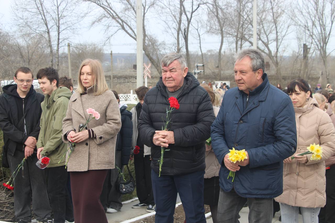Сегодня в Рыбнице проходят памятные мероприятия, посвященные 82-ой годовщине со дня освобождения города от немецко-фашистских захватчиков Сегодня в Рыбнице проходят памятные мероприятия, посвященные 82-ой годовщине со дня освобождения города от немецко-фашистских захватчиков