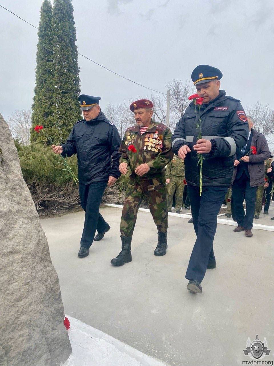 Потомки помнят ратный подвиг Потомки помнят ратный подвиг