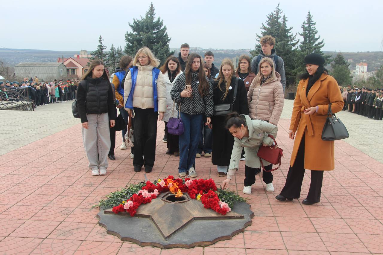 Сегодня в Рыбнице проходят памятные мероприятия, посвященные 82-ой годовщине со дня освобождения города от немецко-фашистских захватчиков Сегодня в Рыбнице проходят памятные мероприятия, посвященные 82-ой годовщине со дня освобождения города от немецко-фашистских захватчиков