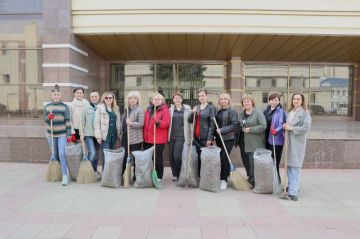 СПЕЦИАЛИСТЫ ГОСУДАРСТВЕННОЙ СЛУЖБЫ ПО КУЛЬТУРЕ И ИСТОРИЧЕСКОМУ НАСЛЕДИЮ ПМР ПРИНЯЛИ УЧАСТИЕ В РЕСПУБЛИКАНСКОМ СУББОТНИКЕ