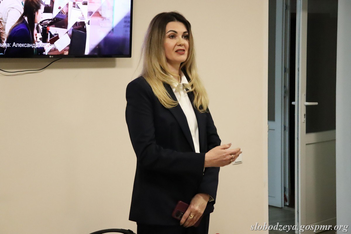 История в цифрах и судьбах: в Слободзее открыли выставку ко Дню банковского работника История в цифрах и судьбах: в Слободзее открыли выставку ко Дню банковского работника