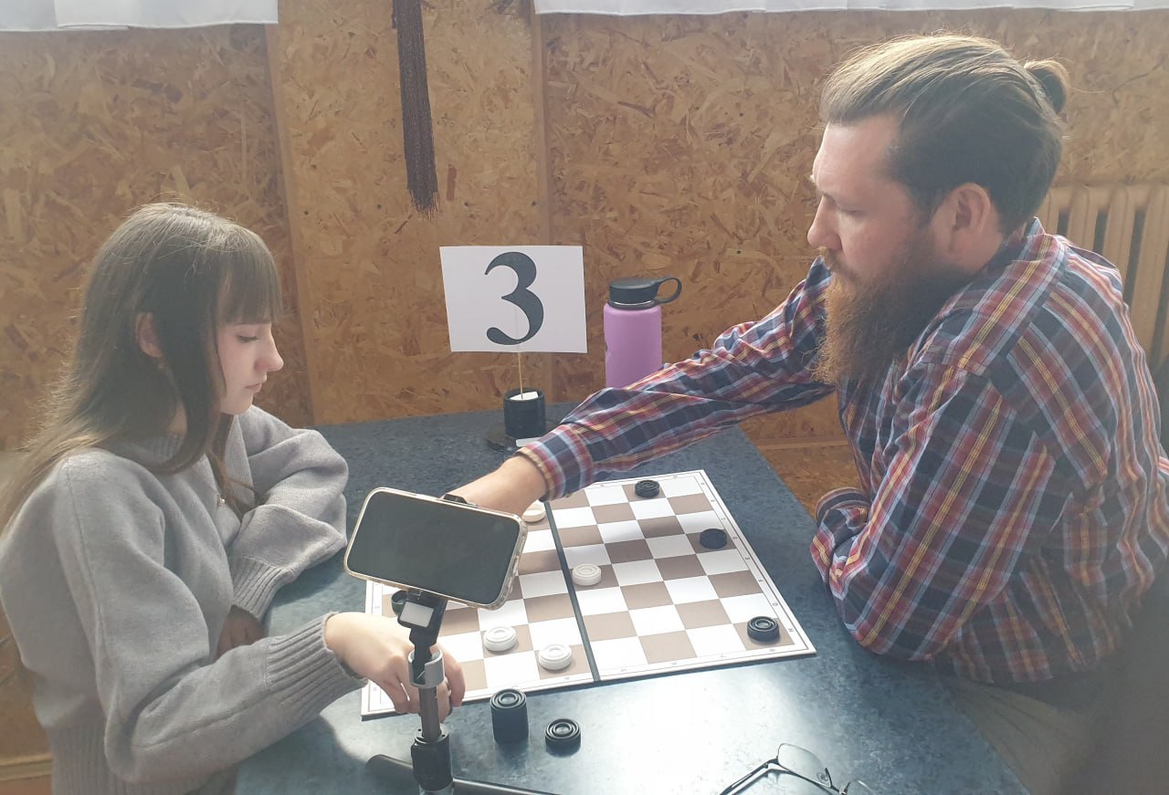 «Мемориал Грингруза» вернулся в Бендерский лицей «Мемориал Грингруза» вернулся в Бендерский лицей