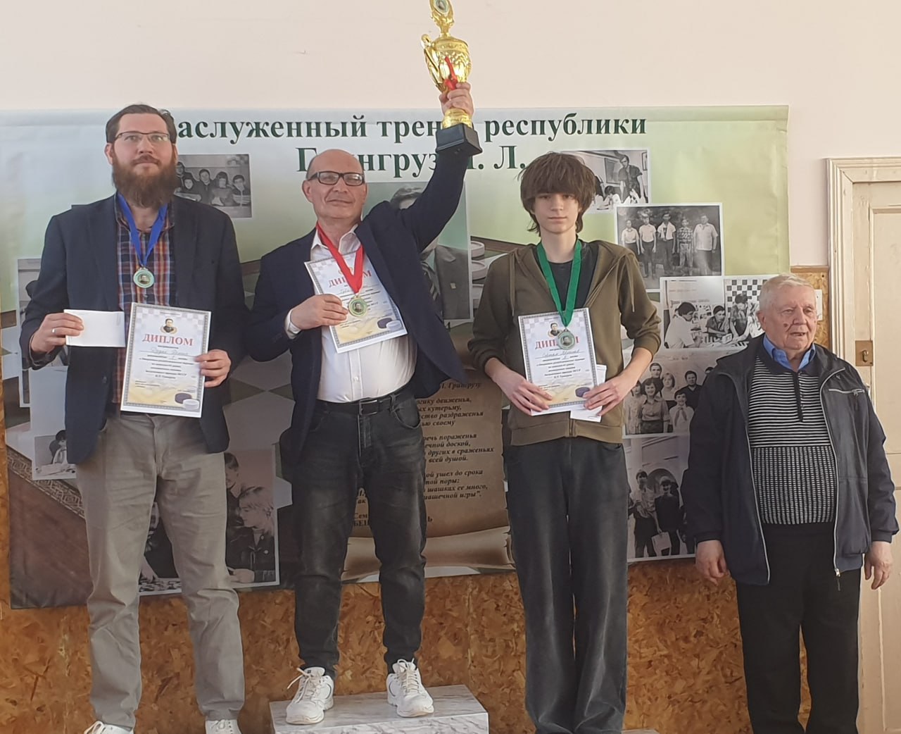 «Мемориал Грингруза» вернулся в Бендерский лицей «Мемориал Грингруза» вернулся в Бендерский лицей