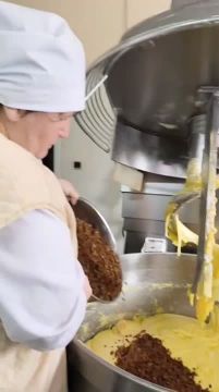 Сегодня пасхальные куличи, рулеты и кексы от Тираспольского хлебокомбината поступили в продажу