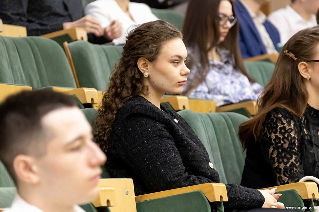 #событияМО. Друзья! 1 апреля в рамках Дипломатического модуля перед магистрантами Факультета МО выступил директор Департамента по гуманитарному сотрудничеству и правам человека (ДГЧП) МИД России Григорий Лукьянцев #событияМО. Друзья! 1 апреля в рамках Дипломатического модуля перед магистрантами Факультета МО выступил директор Департамента по гуманитарному сотрудничеству и правам человека (ДГЧП) МИД России Григорий Лукьянцев