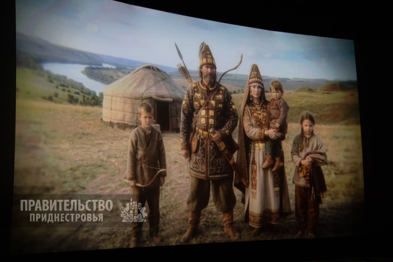 В кинотеатре «Тирасполь» состоялась премьера документального фильма «Приднестровский народ: выкованный веками» В кинотеатре «Тирасполь» состоялась премьера документального фильма «Приднестровский народ: выкованный веками»