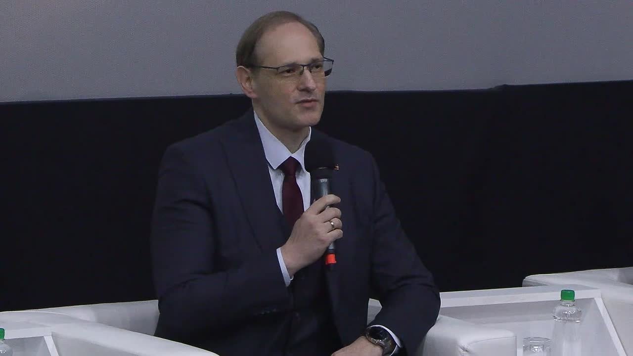 «Я считаю, что я обязан показать этот фильм международным участникам формата “5+2”, всему мировому сообществу. Чтобы им было понятно, чего мы хотим. На самом деле, ничего сверхъестественного. Мы хотим мира и уважения к себе»