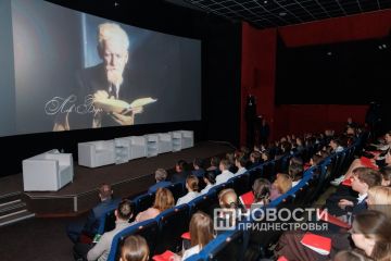 Виталий Нягу рекомендовал молодёжи равняться на ученых, художников и музыкантов, которые родились в Приднестровье и обогатили мировую науку и культуру