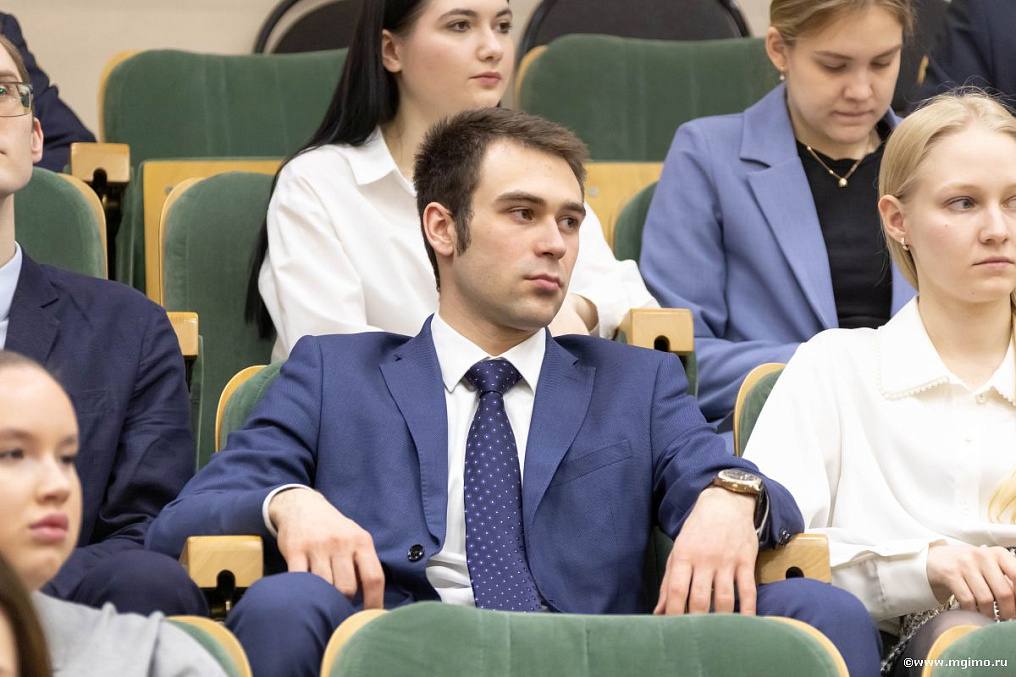 #событияМО. Друзья! 1 апреля в рамках Дипломатического модуля перед магистрантами Факультета МО выступил директор Департамента по гуманитарному сотрудничеству и правам человека (ДГЧП) МИД России Григорий Лукьянцев #событияМО. Друзья! 1 апреля в рамках Дипломатического модуля перед магистрантами Факультета МО выступил директор Департамента по гуманитарному сотрудничеству и правам человека (ДГЧП) МИД России Григорий Лукьянцев