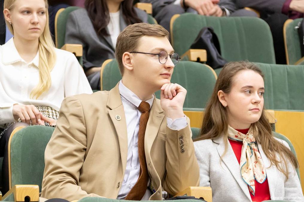 #событияМО. Друзья! 1 апреля в рамках Дипломатического модуля перед магистрантами Факультета МО выступил директор Департамента по гуманитарному сотрудничеству и правам человека (ДГЧП) МИД России Григорий Лукьянцев #событияМО. Друзья! 1 апреля в рамках Дипломатического модуля перед магистрантами Факультета МО выступил директор Департамента по гуманитарному сотрудничеству и правам человека (ДГЧП) МИД России Григорий Лукьянцев