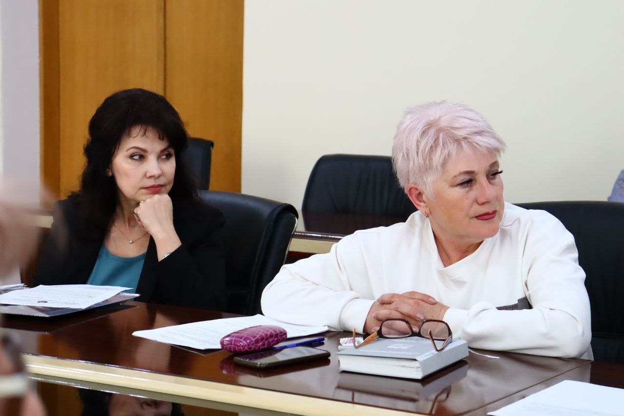 Представители госадминистрации приняли участие в заседании комиссии городского совета по социальной политике Представители госадминистрации приняли участие в заседании комиссии городского совета по социальной политике