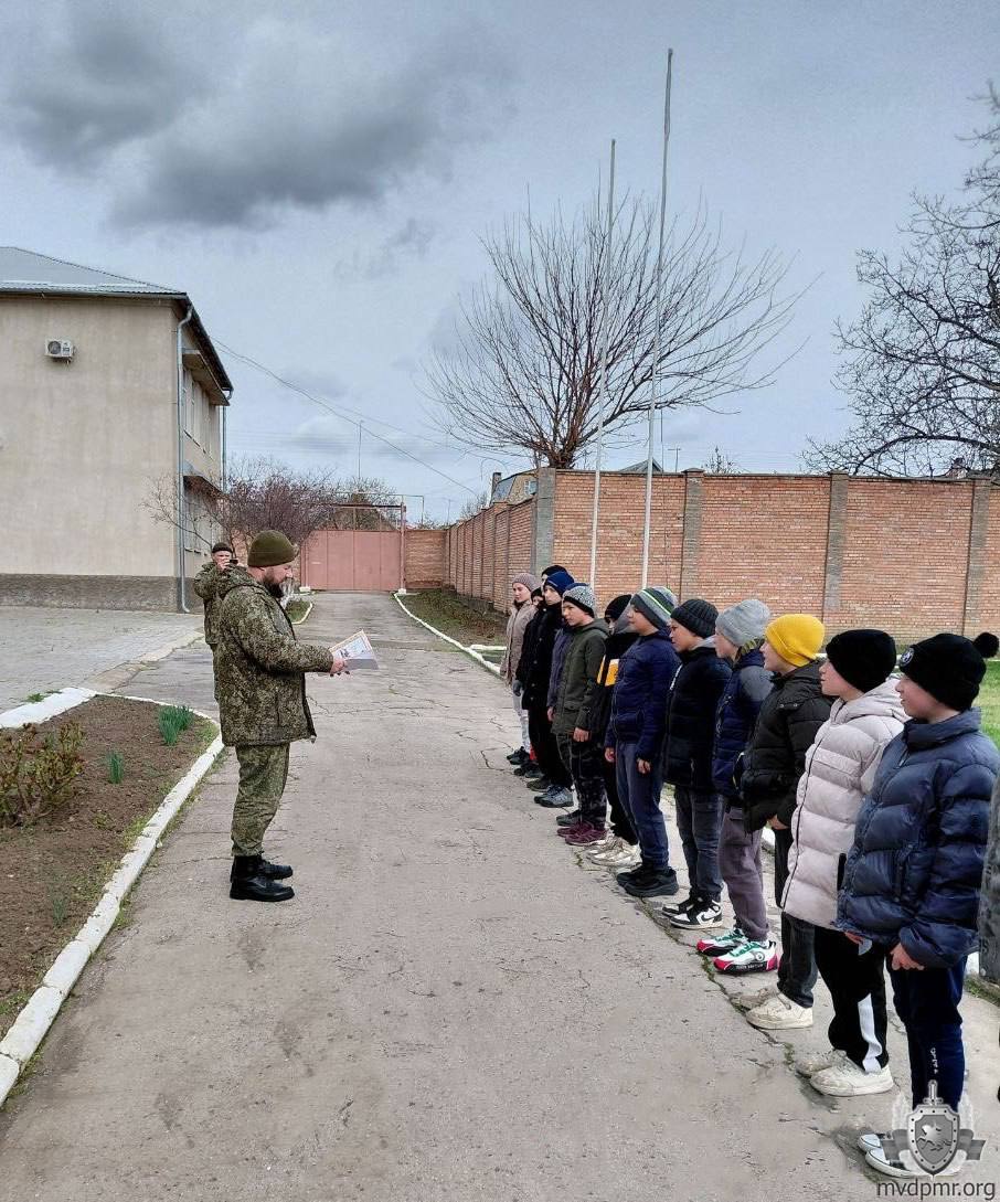 Казаки пришли к макаренцам Казаки пришли к макаренцам
