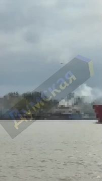 Одесса. Момент прилета БПЛА «Герань» по судну с топливом в порту Измаила