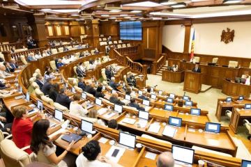 Парламент Молдовы больше не будет переводить законопроекты на русский язык