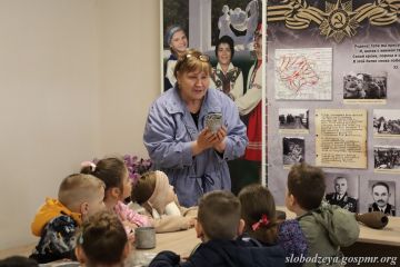 Детям показали экспонаты войны Слободзейского исторического музея