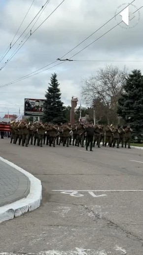 Памятная колонна отправляется на старт эстафеты