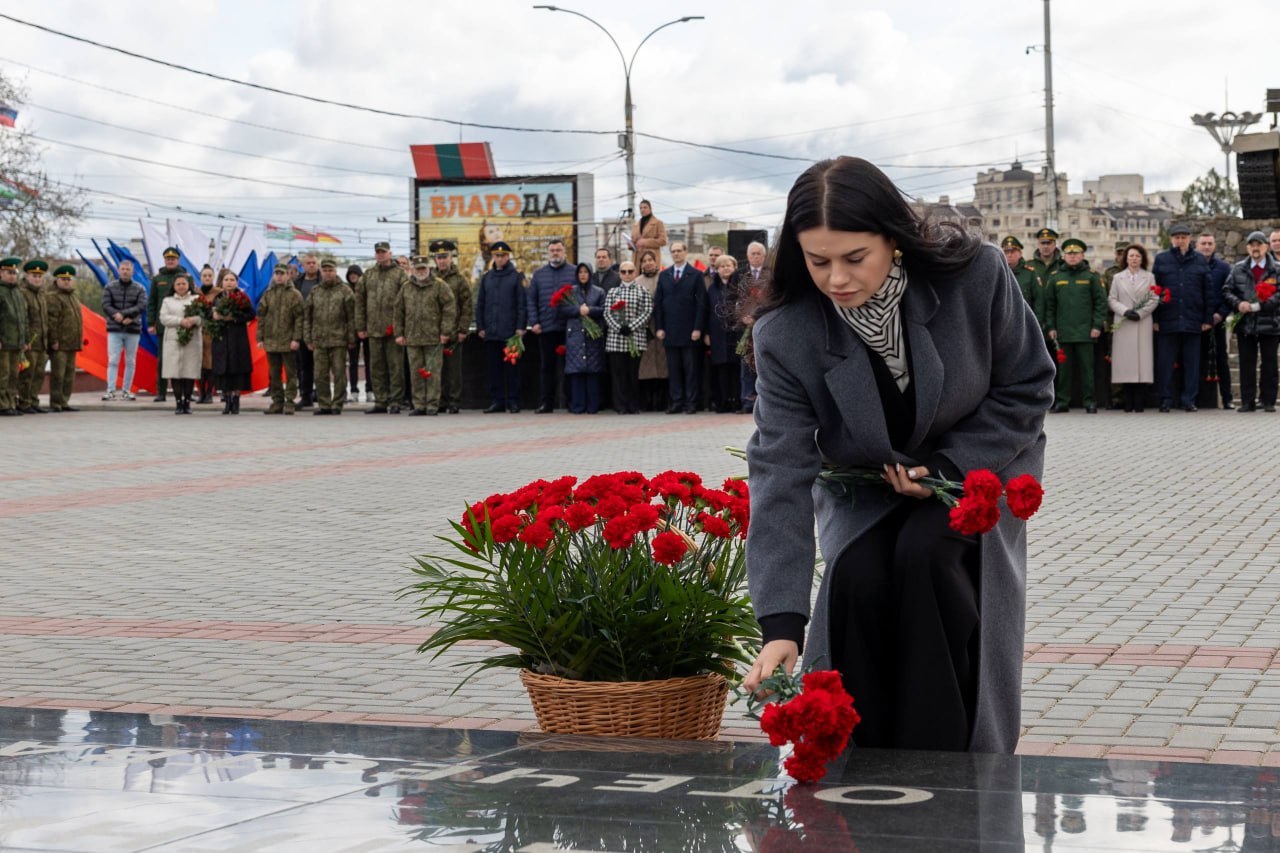 «В Приднестровье сложилась уникальная культура уважения к прошлому: мы не воюем с памятниками и не пытаемся «подправить» события минувших лет «В Приднестровье сложилась уникальная культура уважения к прошлому: мы не воюем с памятниками и не пытаемся «подправить» события минувших лет