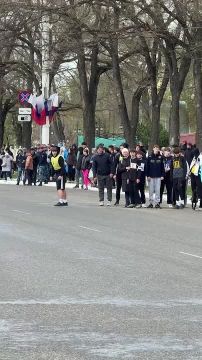 Друзья наши меньшие тоже бегут