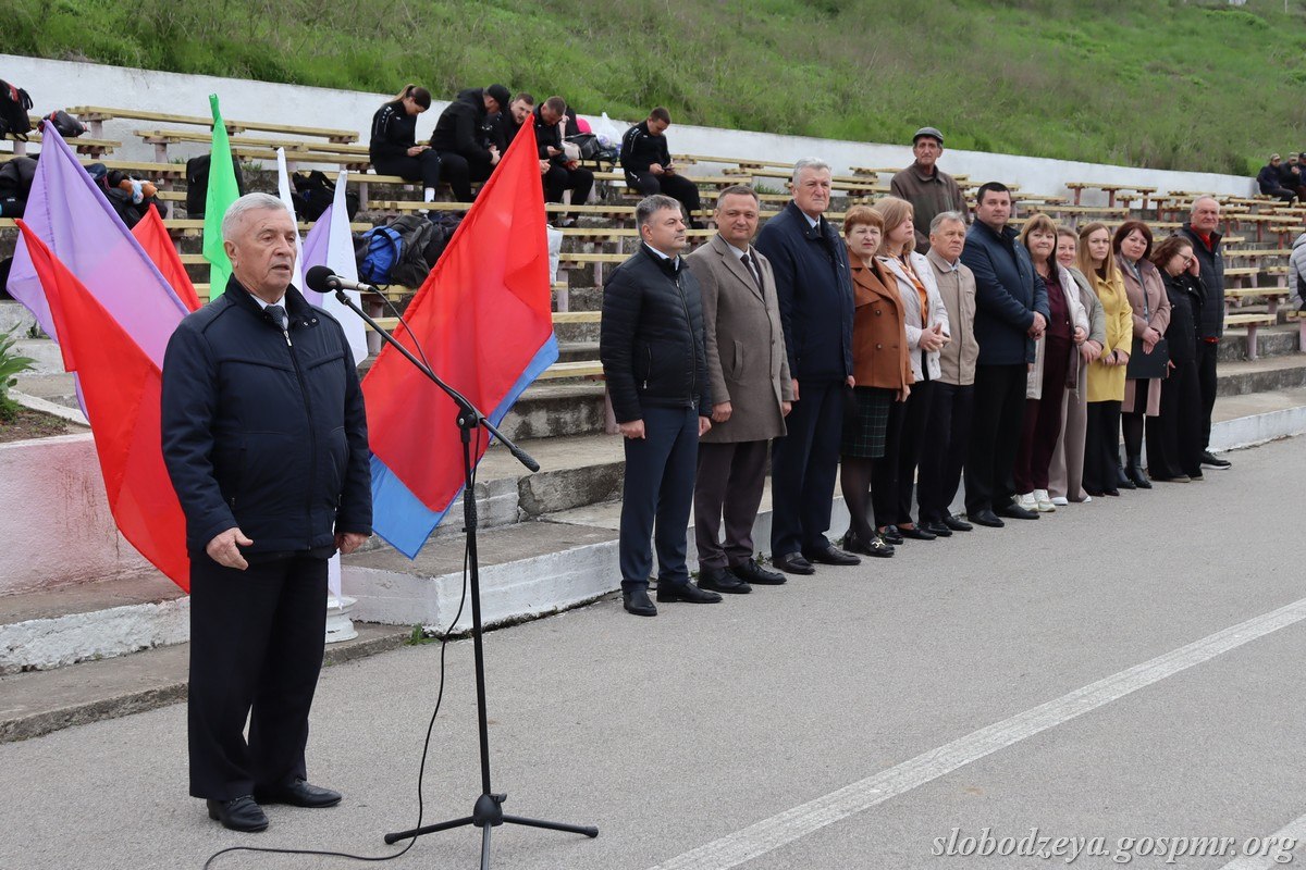 Более двух десятков команд вышли на поля Слободзеи в финале турнира «Кожаный мяч» Более двух десятков команд вышли на поля Слободзеи в финале турнира «Кожаный мяч»