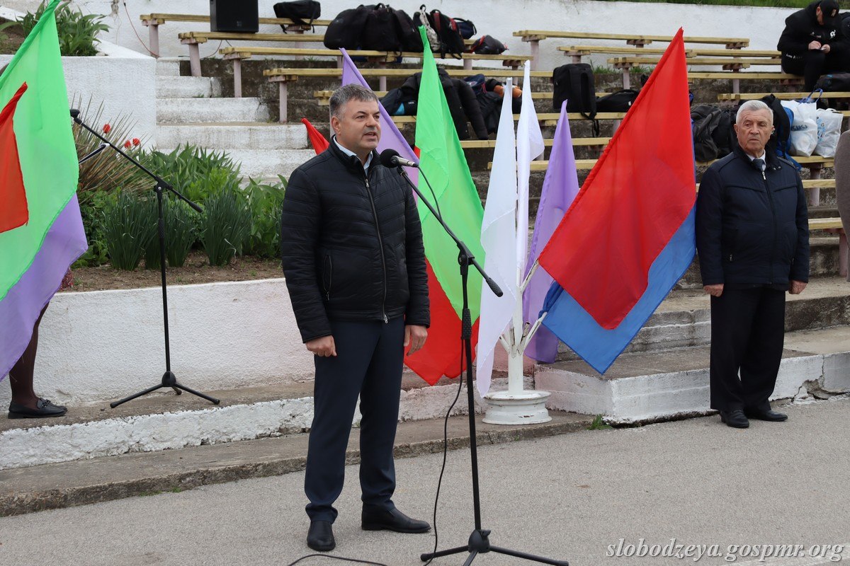 Более двух десятков команд вышли на поля Слободзеи в финале турнира «Кожаный мяч» Более двух десятков команд вышли на поля Слободзеи в финале турнира «Кожаный мяч»